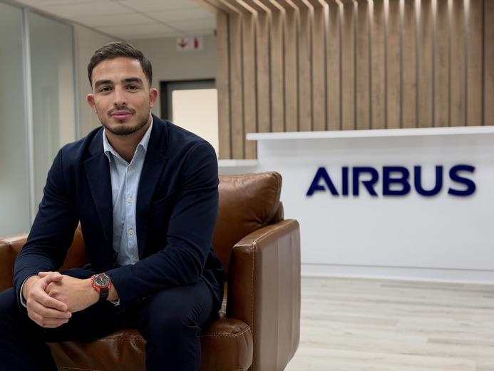 Meet Yanis Meet Yanis