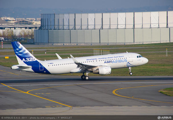 A320 AIB sharklet landing