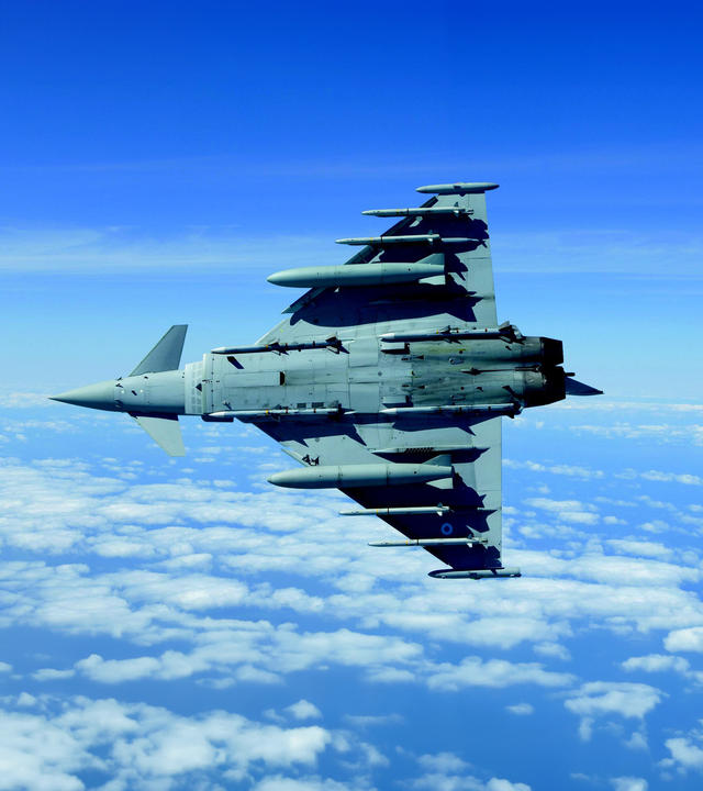 Squadron F2 Typhoon QRA Weapon fit (Copyright Geoffrey Lee) Squadron F2 Typhoon QRA Weapon fit (Copyright Geoffrey Lee)