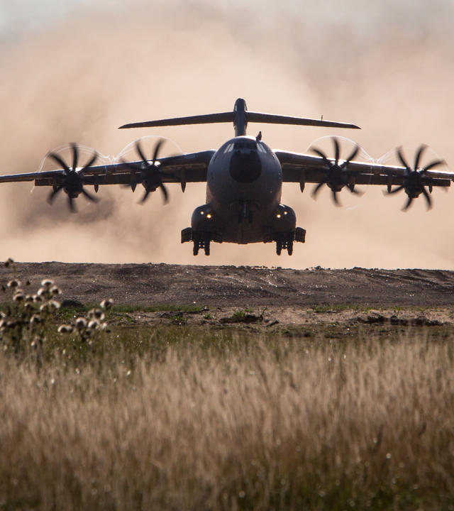 A400M unpaved runway test A400M unpaved runway test