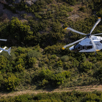 Fred North’s H125 trailed by an H160 Fred North’s H125 trailed by an H160